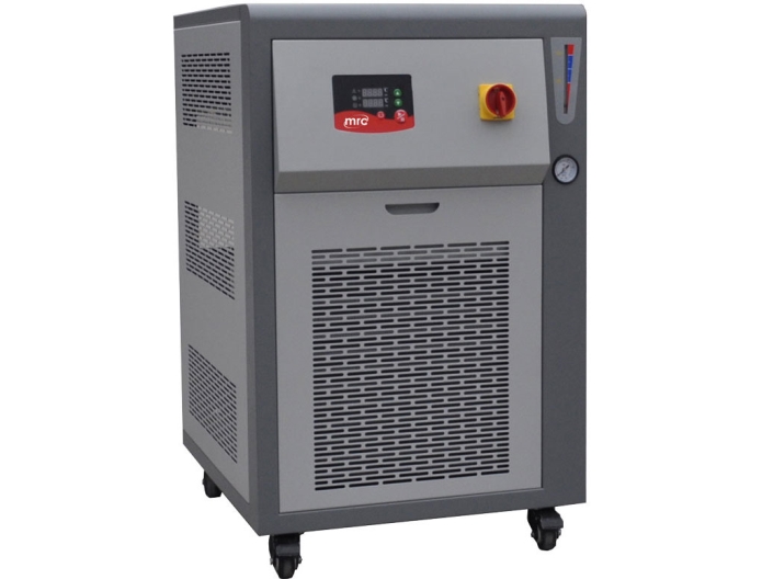 Laboratory water coolers are integral to ensuring that research, experiments, and industrial processes proceed under optimal conditions.