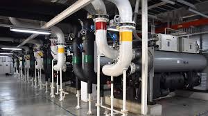 Energy efficient industrial chiller