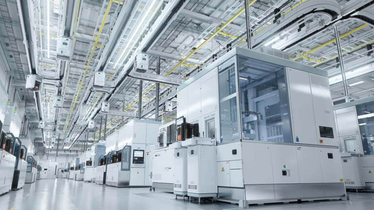 Semiconductor manufacturing chiller